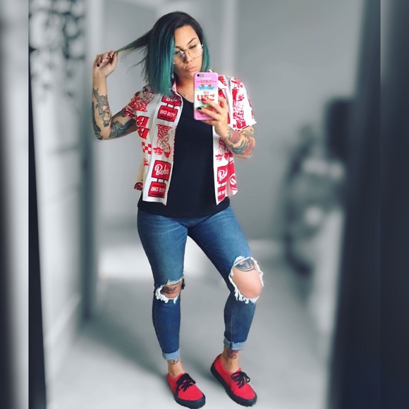 Meet your Posher, Stefani - Picture 3 of 8